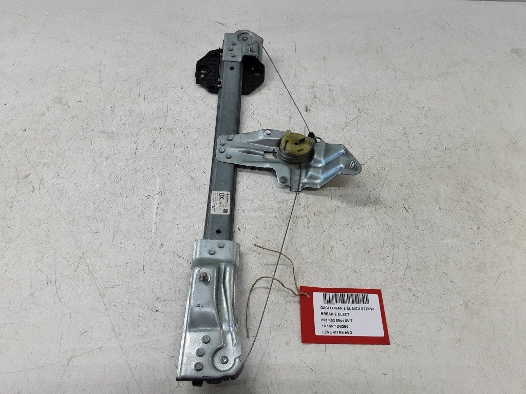 VITRE MECANISME AVANT DROIT Dacia (807209299R), Dacia, Renault Deutschland AG, Utilisé, Peter-Huppertz-Straße 5
51063  Köln, DE
