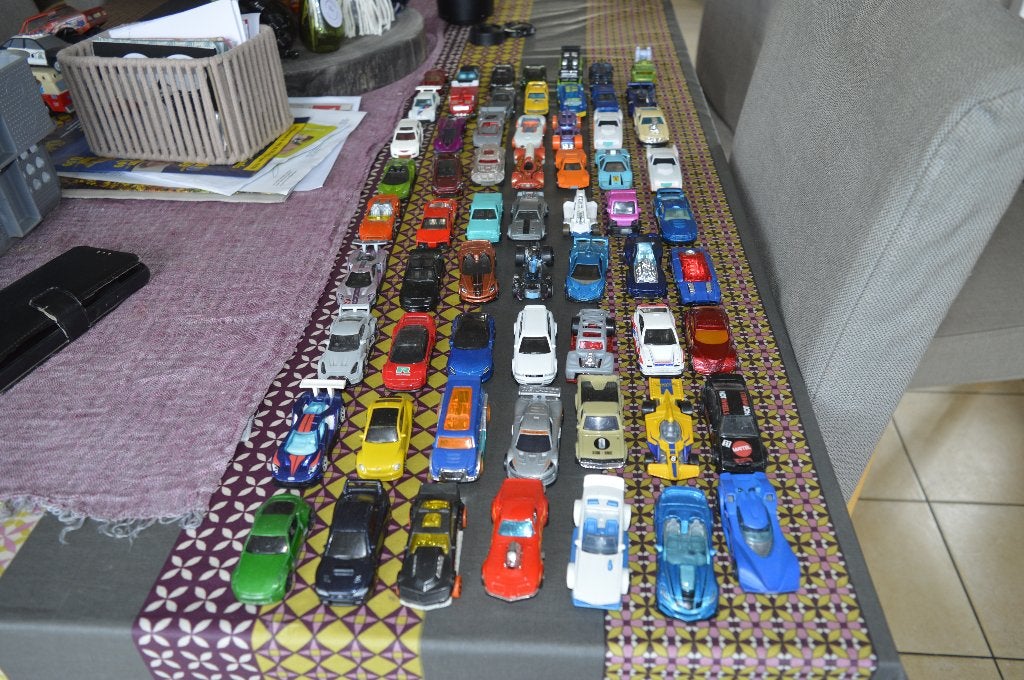 Lot miniatures Hotweels, Hobby & Loisirs créatifs, Enlèvement ou Envoi, Utilisé, Voiture, Autres marques