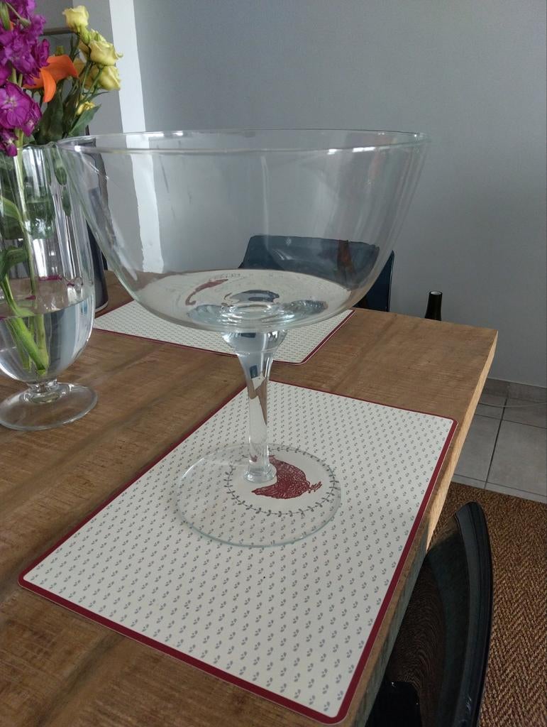Vase en verre sur pied, Enlèvement ou Envoi