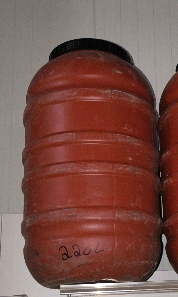 Fut en plastique bleu vide 220 litres, Jardin & Terrasse, Barils de pluie, 150 litres ou plus, Enlèvement, Utilisé