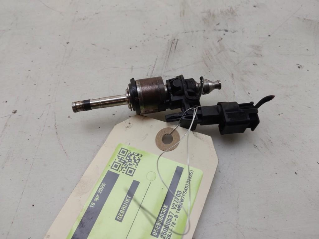 INJECTOR BRANDSTOF Skoda Kodiaq (PSAC) (01-2024/-), Robert Bosch AG, Gebruikt, Skoda, Robert-Bosch-Allee 1
74232  Abstatt, DE