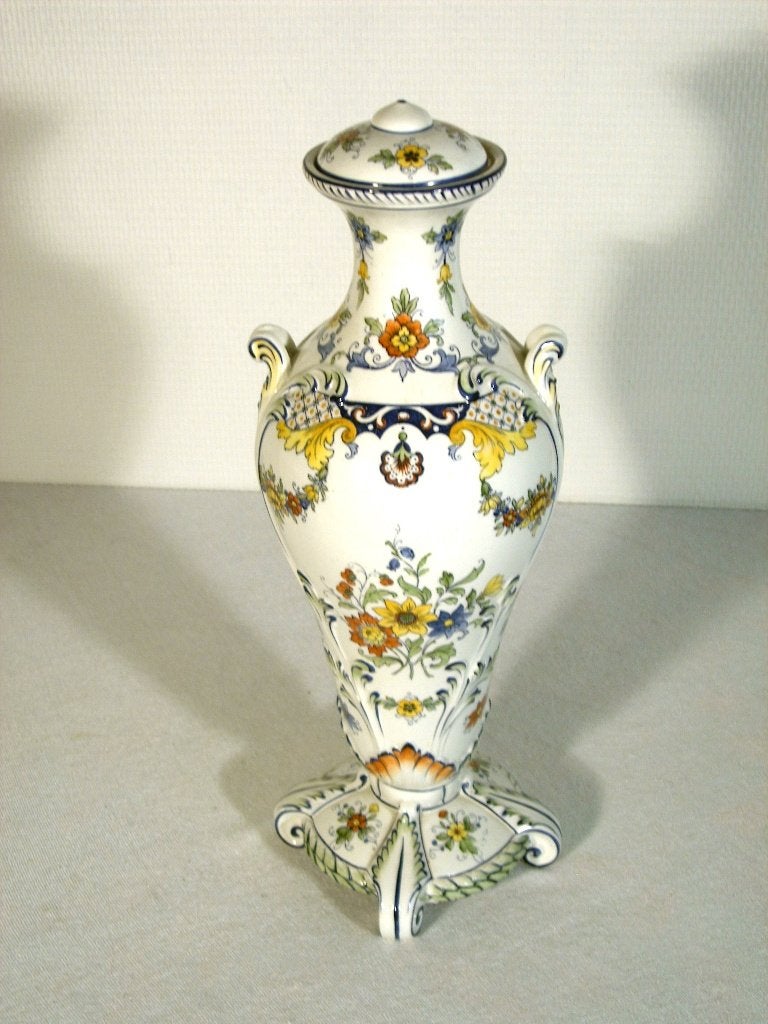 Witte faience dekselvaas., Ophalen of Verzenden