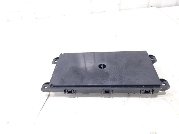 Chargeur sans fil d'un Mercedes C-Klasse, 3 mois de garantie, Utilisé, -, -