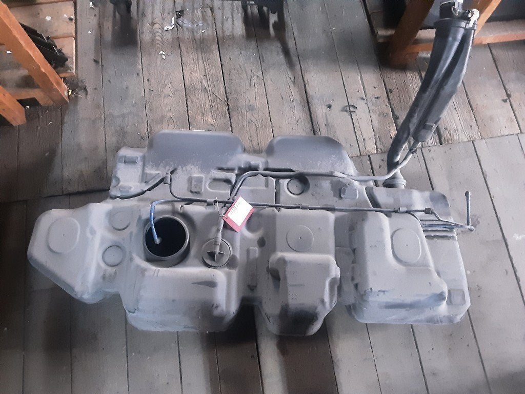RESERVOIR CARBURANT Multivan T5 (7E / 7HC / 7HF / 7HM), Autos : Pièces & Accessoires, Volkswagen, Volkswagen AG, Utilisé, Kundenbetreuung@volkswagen.de