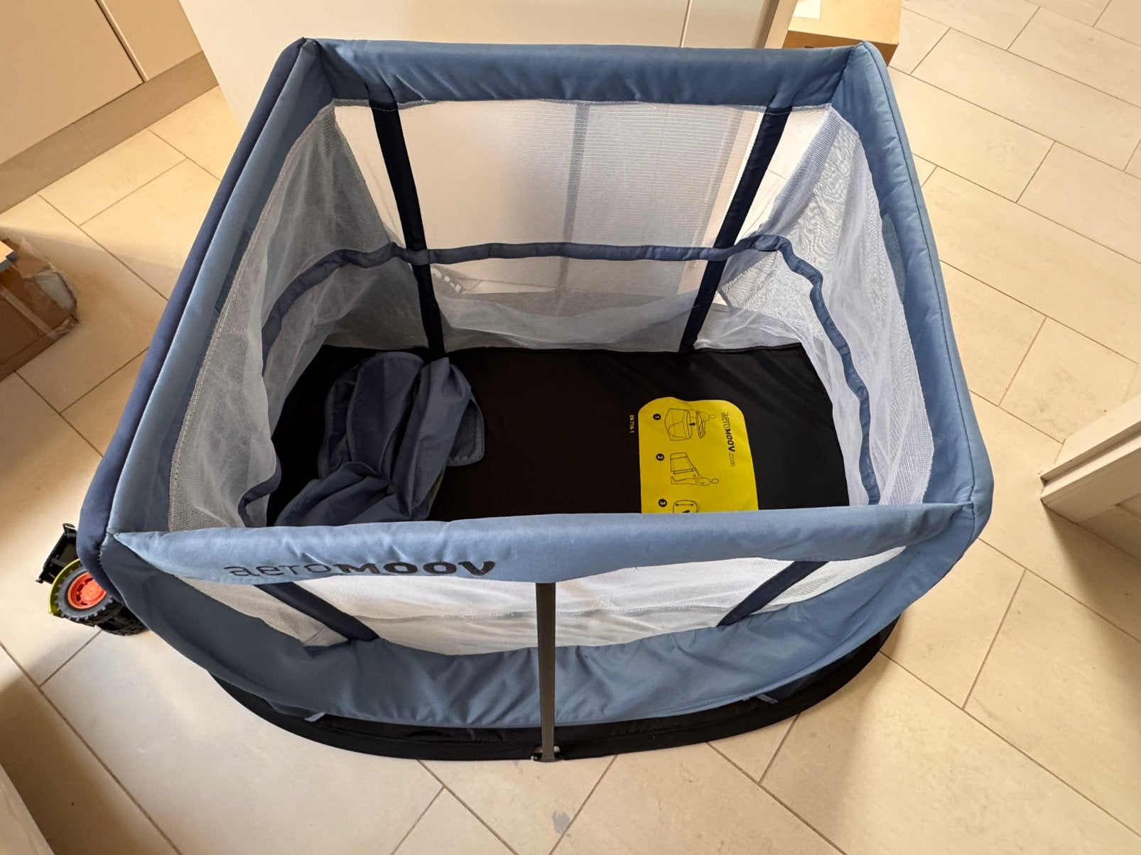 Aeromoov instant reisbedje, Kinderen en Baby's, Ophalen, Zo goed als nieuw, Reisbedje