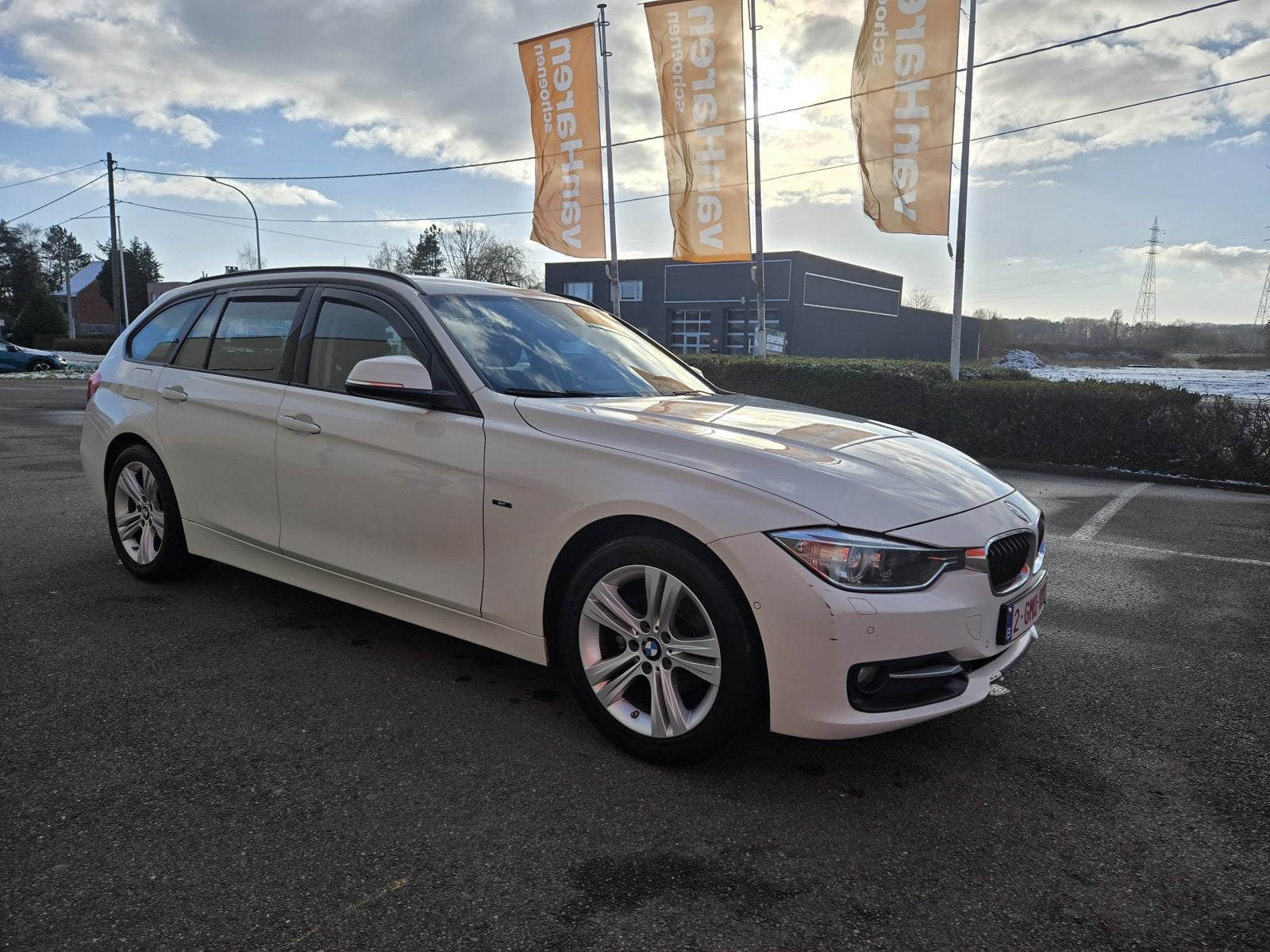 BMW 316D 2015 Sportline S, Auto's, Euro 5, Zwart, Leder en Stof, Wit