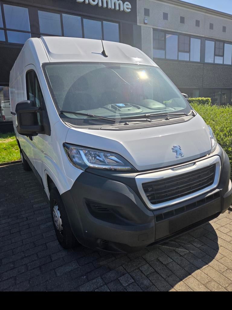 Peugeot Boxer L2H2 – 2024 – 19.500 km – État neuf