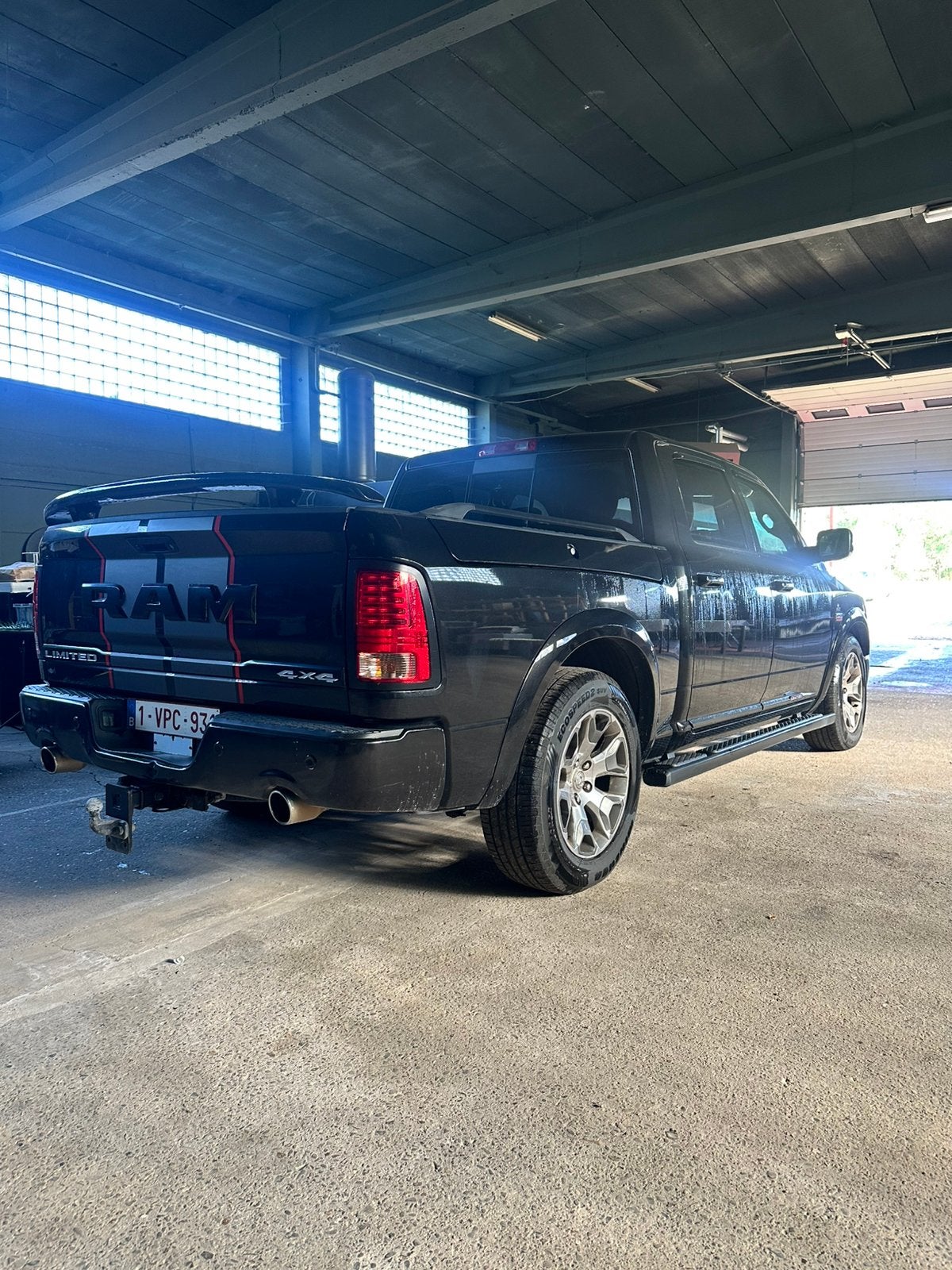 Dodge RAM 1500 5.7 V8 Limited Edition 12/2017 LPI 405 pk, Autos, Cuir, Achat, Réception radio numérique, Euro 6