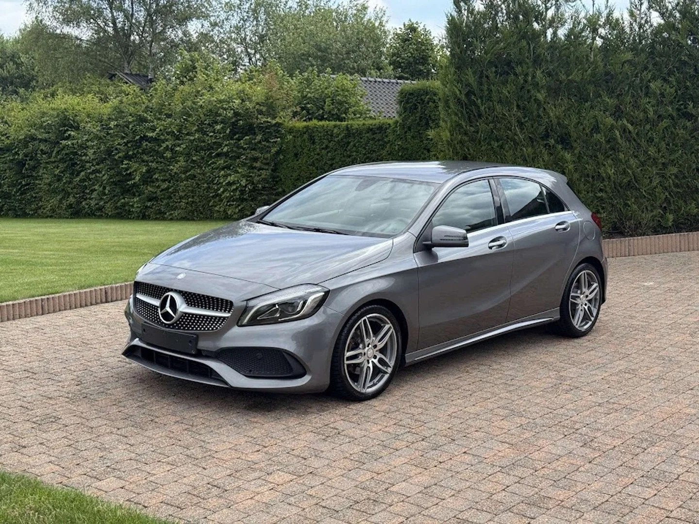 Mercedes-Benz A-CLASS 180 hatch / AMG Line / NAVI / CAM / AI, Achat, Euro 6, Entreprise, Boîte manuelle