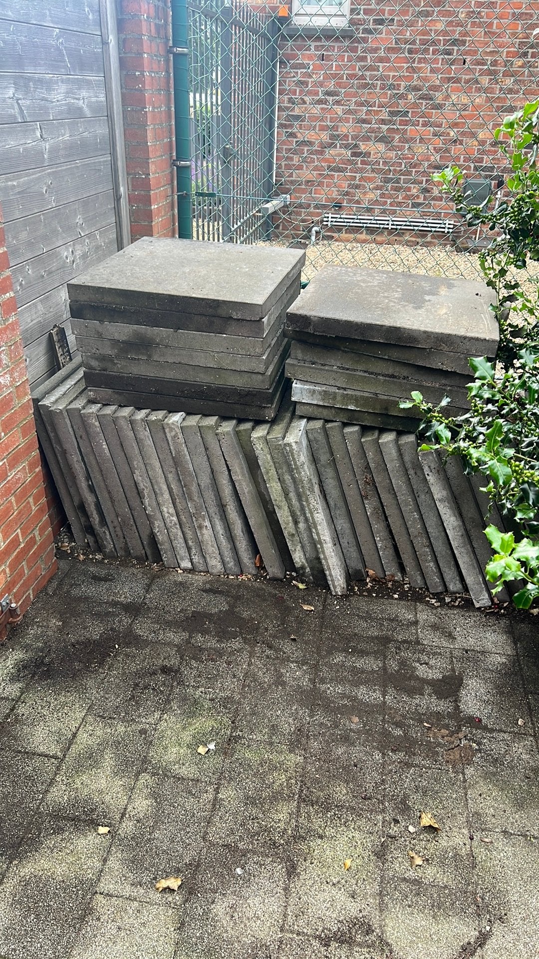GRATIS AF TE HALEN : 65 TUINTEGELS 60x60x5 cm, Tuin en Terras, Tegels en Klinkers, Ophalen, Zo goed als nieuw, Terrastegels
