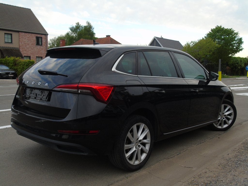 Skoda Scala 1.0 TSI *2022*1e Eigen*Carplay*Camera*AUTOMAAT, Euro 5, Entreprise, Noir, 5 portes