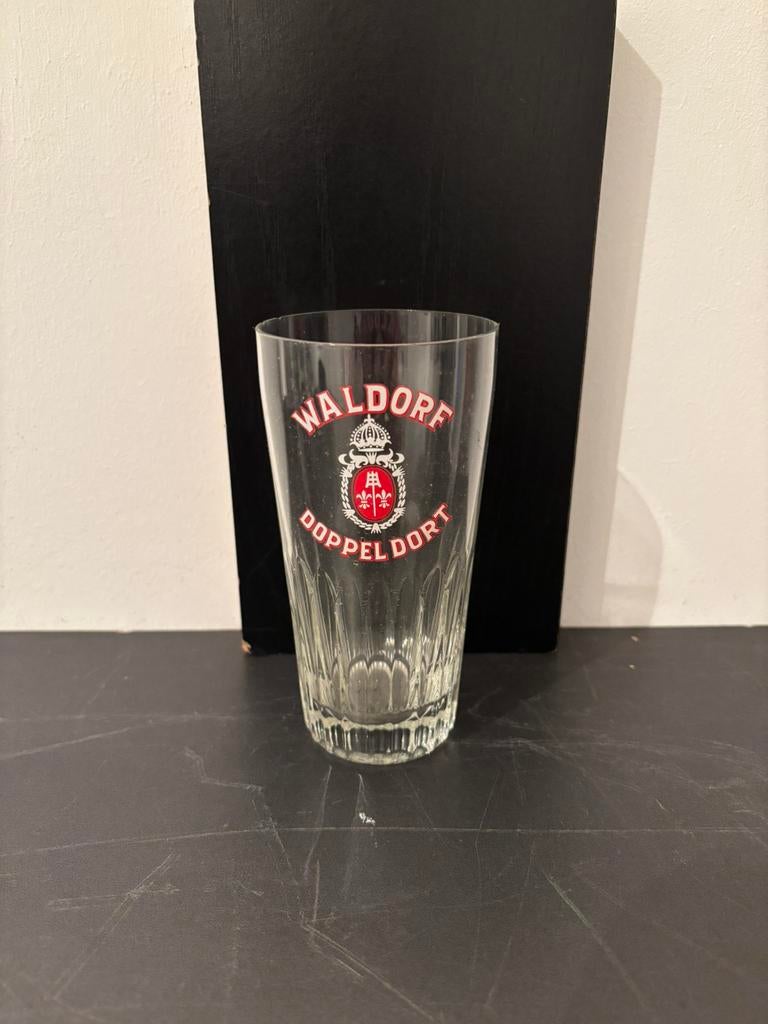 Ancien verre à bière Waldorf Dopppel Dort, Collections, Enlèvement ou Envoi, Comme neuf, Verre ou Verres, Autres marques