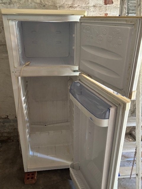 Koelkast met vriezer Beko, Elektronische apparatuur, Ophalen, Gebruikt, 200 liter of meer, 140 tot 160 cm