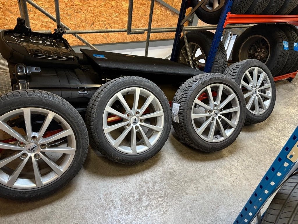 pneus d'hiver sur jante en alu 215/50 R1795v, Autos : Pièces & Accessoires, Pneus et Jantes, Véhicule de tourisme, 17 pouces, Enlèvement