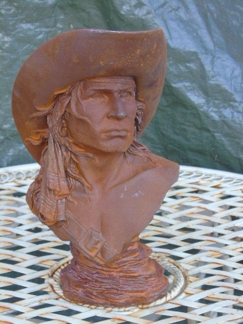 Buste van een cowboy in roestig gepatineerd gietijzer..., Tuin en Terras, Ophalen of Verzenden, Nieuw