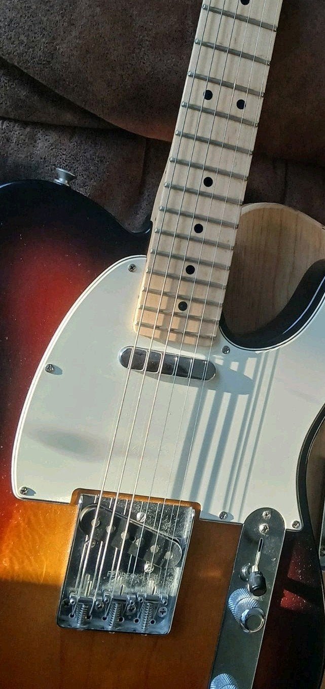 fender telecaster highway sunburst, Enlèvement, Fender
