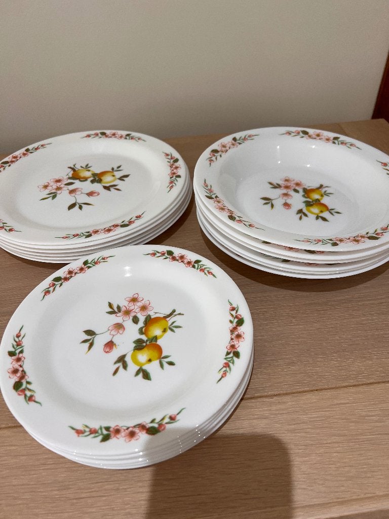 Service d’assiettes, Enlèvement