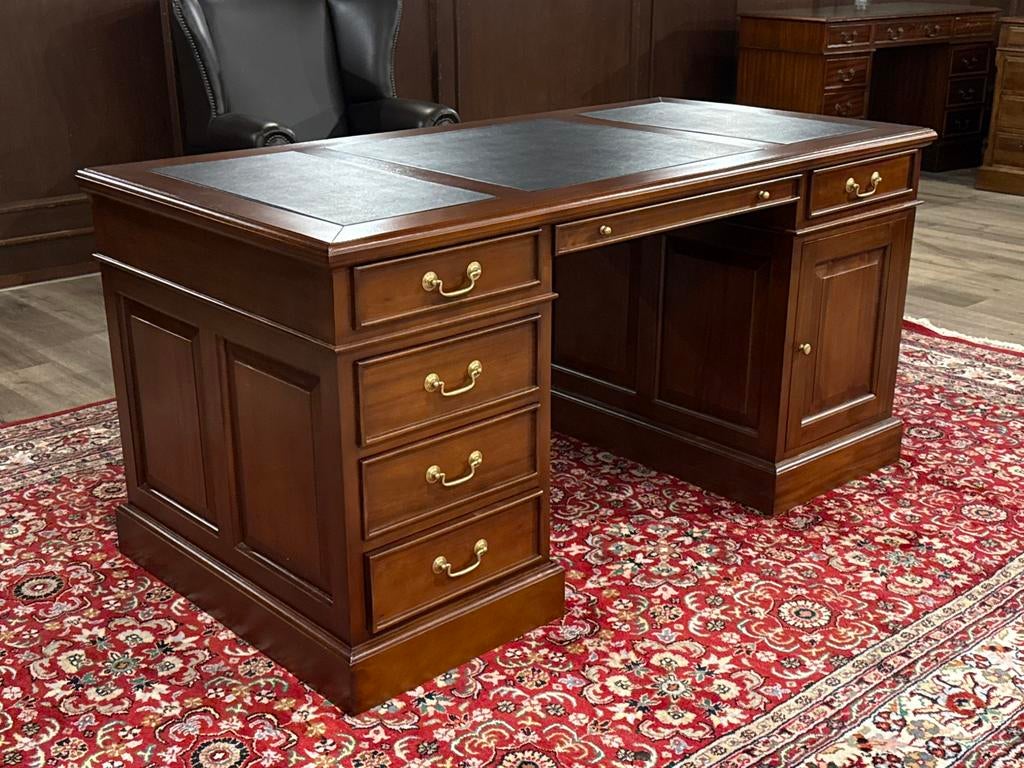 Klassiek Engels bureau #629, Huis en Inrichting, Ophalen of Verzenden, Zo goed als nieuw