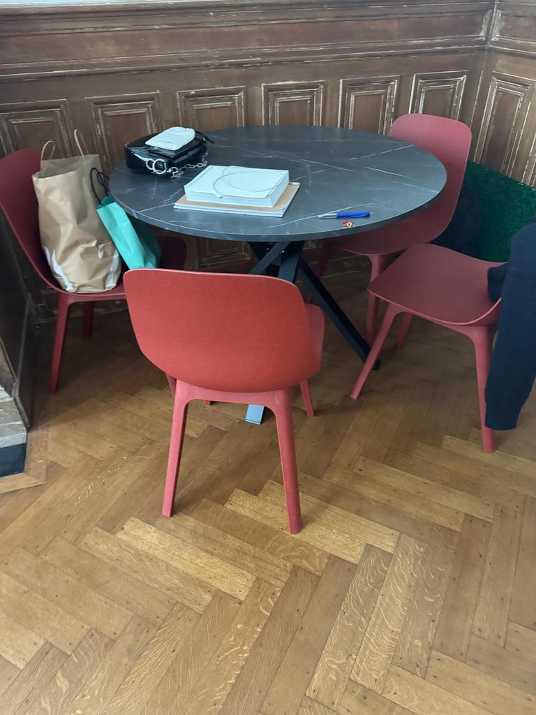 Tafel met 4 stoelen., Huis en Inrichting, Ophalen, Zo goed als nieuw