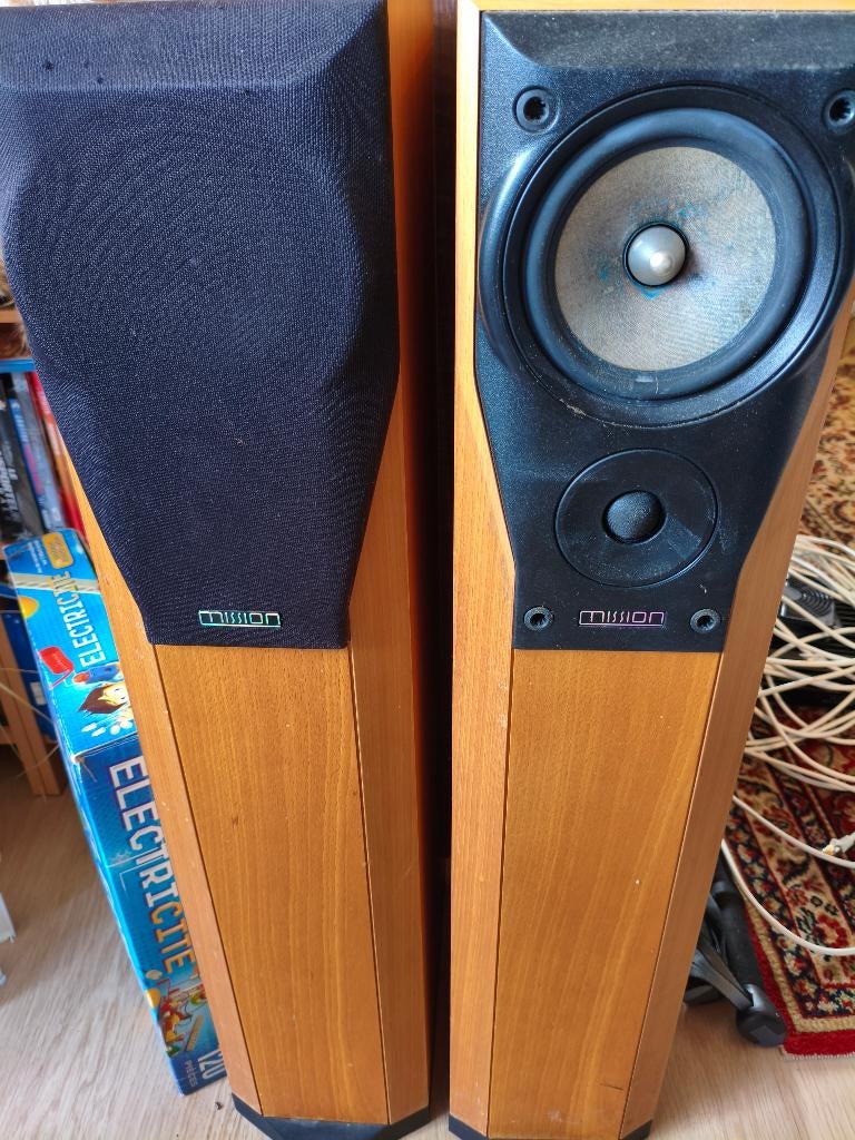 Une paire de Haut-parleurs HIFI Colonne Mission 782, Audio, Tv en Foto, Luidsprekerboxen, Zo goed als nieuw, 120 watt of meer