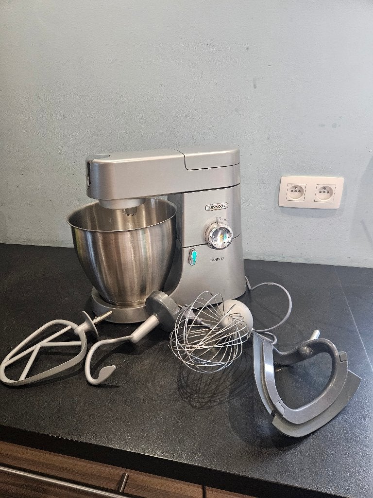 Kenwood chef xl met diverse accessoires, Elektronische apparatuur, Keukenmixers, Gebruikt, Ophalen