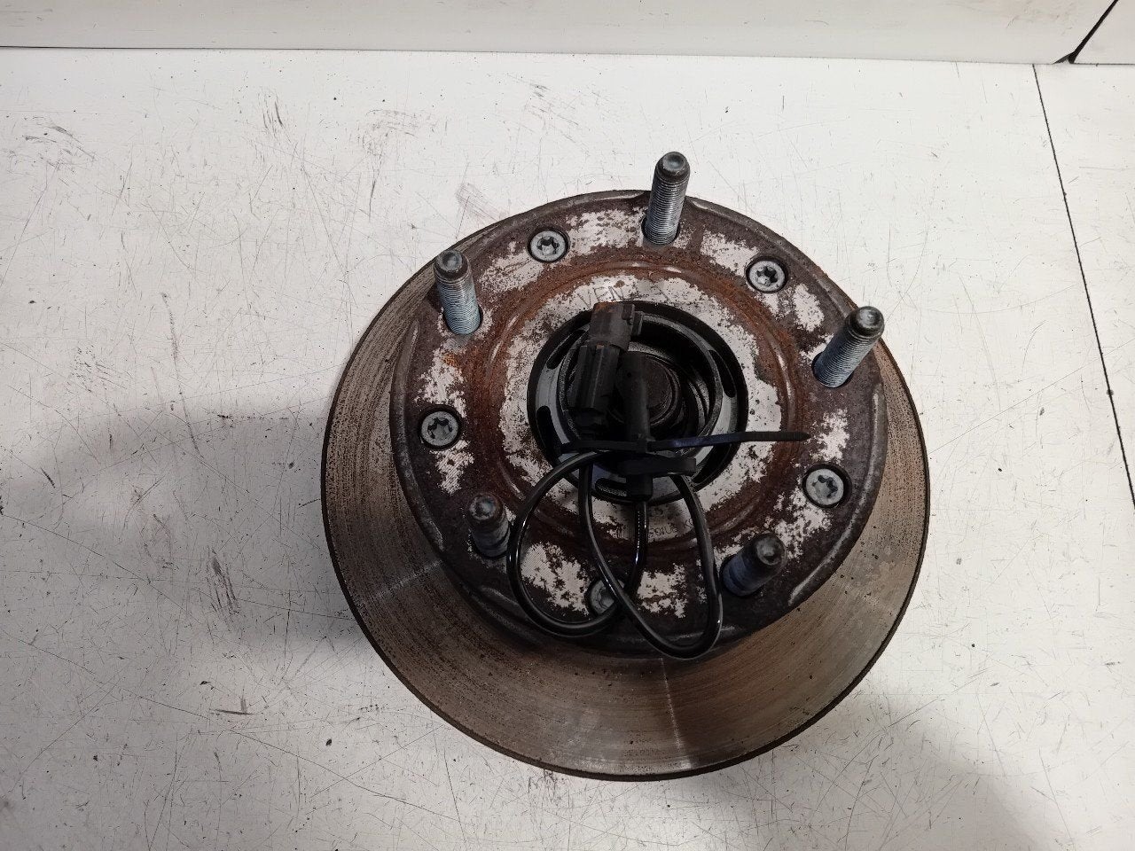 Wielnaaf links achter Ford Transit, Onderdelen@venauto.nl, Van der Ven Autorecycling B.V., Ettenseweg 76, 4706 PB Roosendaal, The Netherlands
