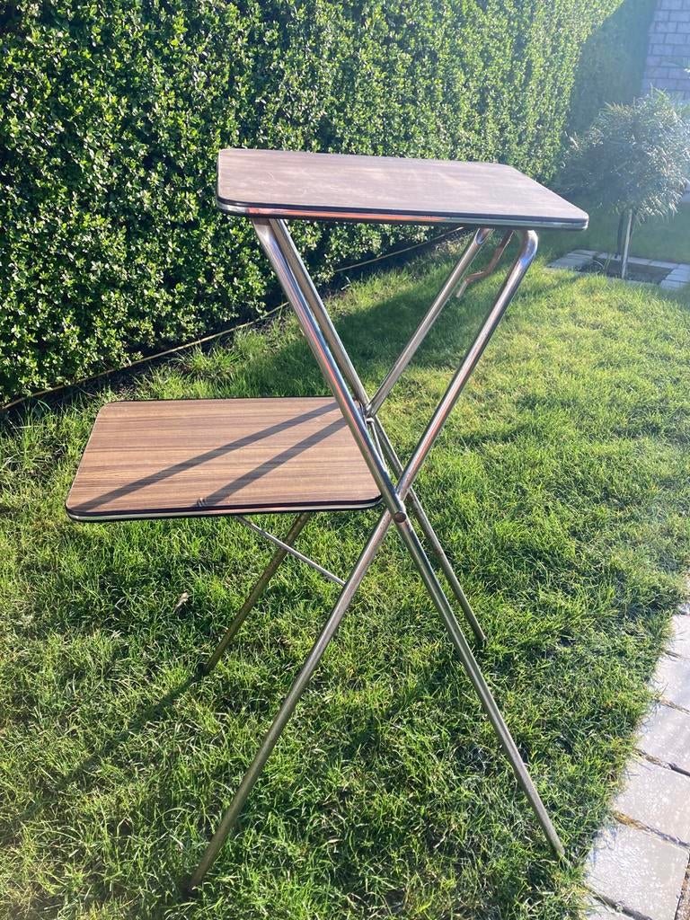 Formica retro camerastaander, Ophalen