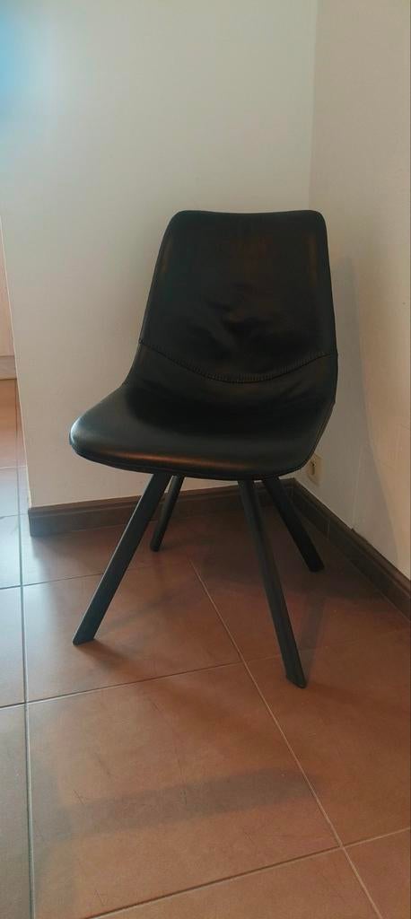 6 leren stoelen, Ophalen