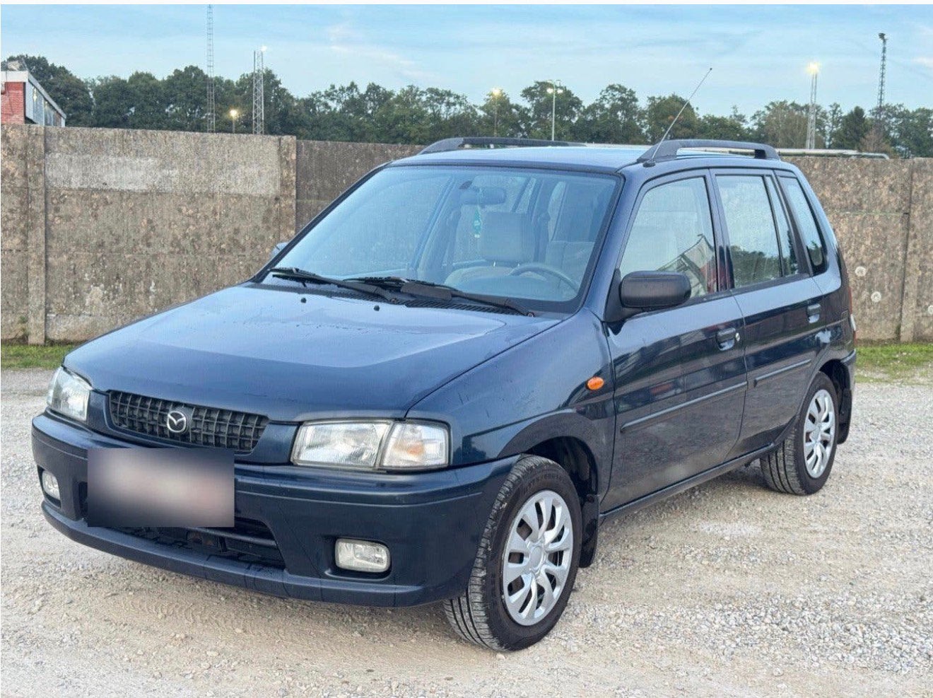 À vendre : Mazda Demio 1.3 essence  Inspection Blanco 1000€, Autos, Achat, Boîte manuelle, Entretenue par le concessionnaire, 1324 cm³