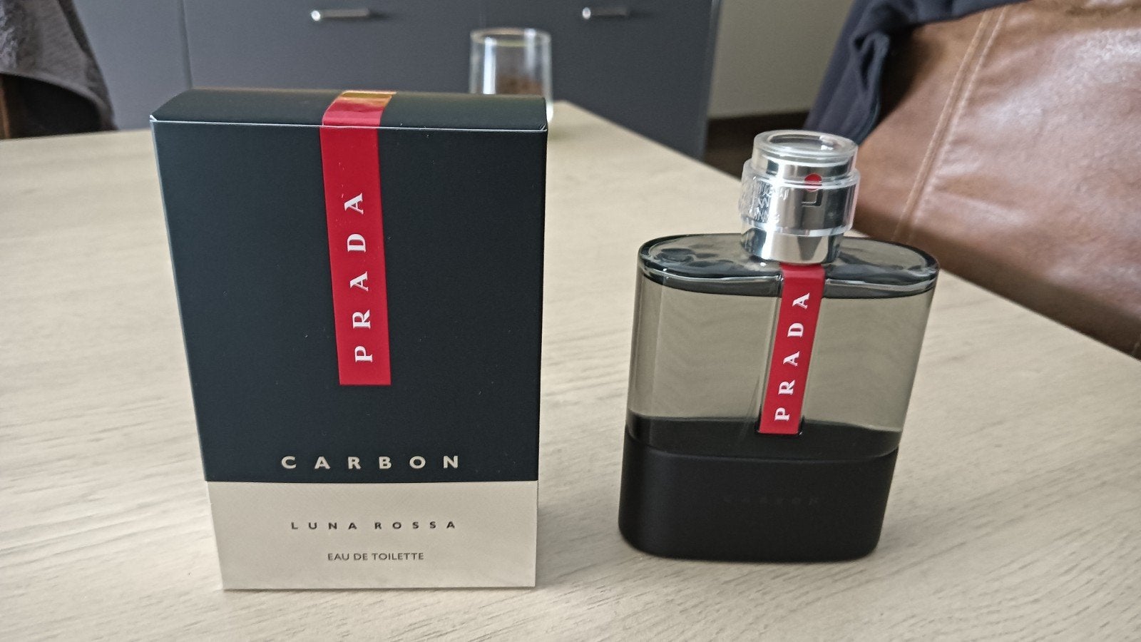 Prada luna Rossa Carbon edt 150ml, Handtassen en Accessoires, Uiterlijk | Parfum, Zo goed als nieuw, Ophalen of Verzenden
