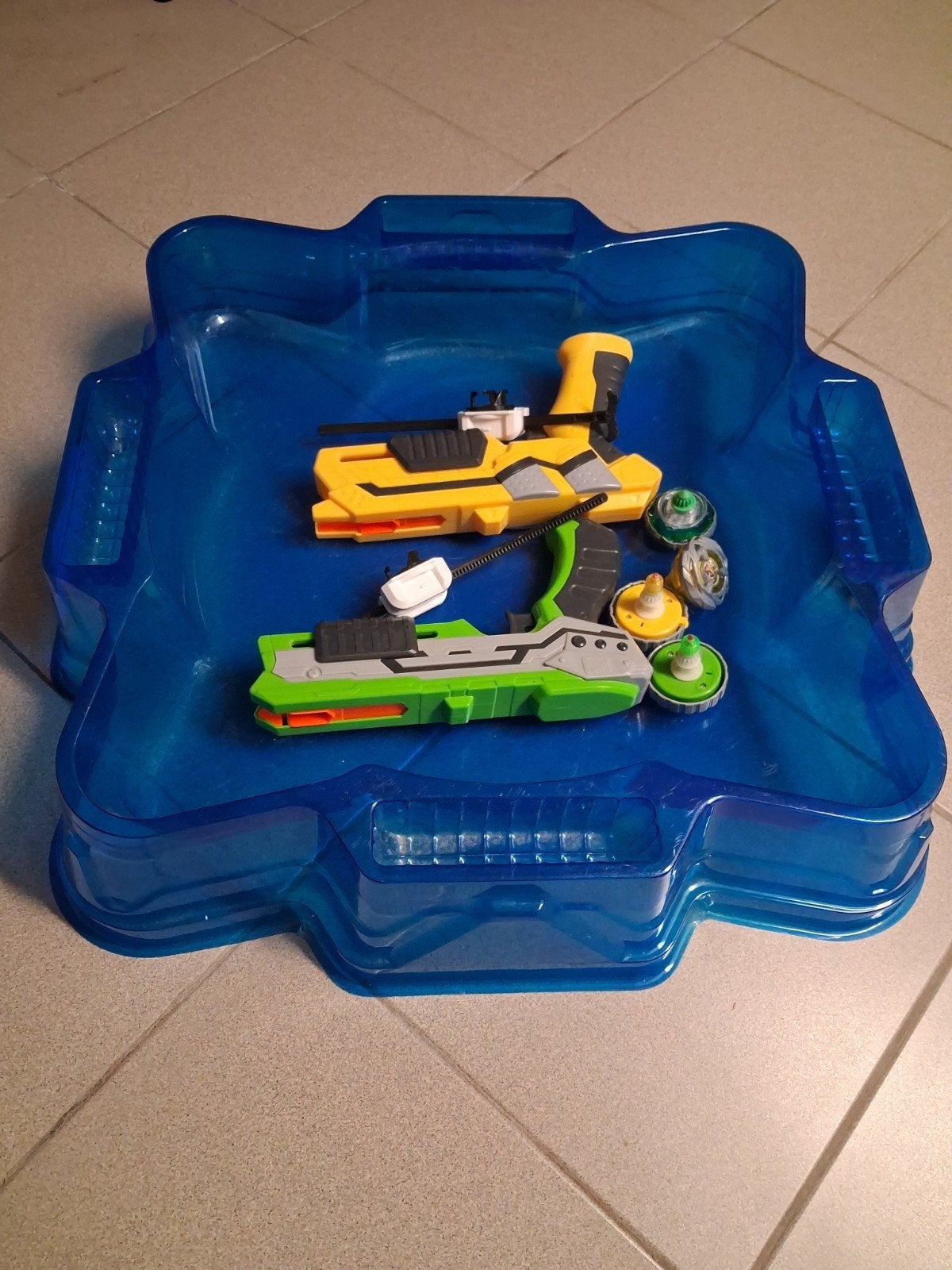 BeyBlade, Ophalen