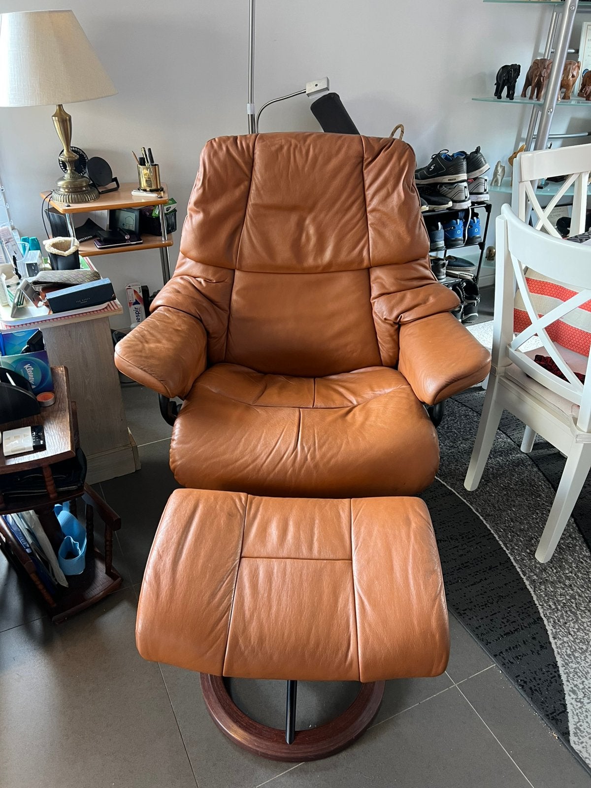 Stressless lederen relaxzetel + voetenbank – cogna, Ophalen, Zo goed als nieuw