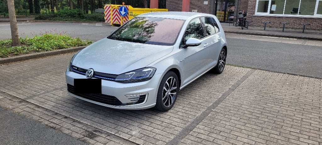 Volkswagen e-Golf - des options uniques, Cuir, Argent ou Gris, Achat, Beige