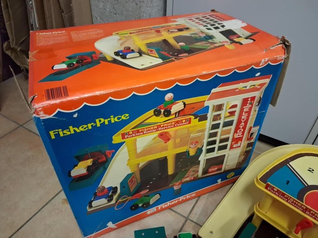 vintage Fisher Price garage + doos, Ophalen of Verzenden, Zo goed als nieuw