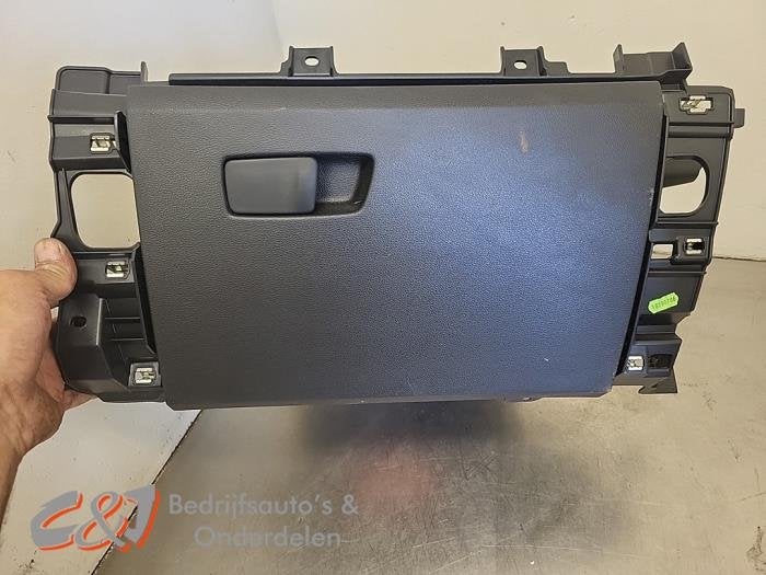 Boîte à gants d'un Renault Trafic, Renault, -, 3 mois de garantie, Utilisé