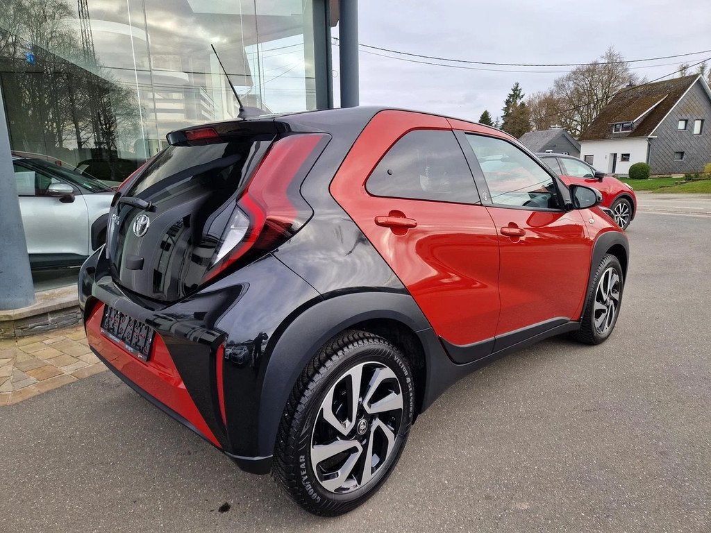 Toyota Aygo X Team-D (bj 2024), Auto's, Toyota, Stof, Gebruikt, USB, 109 g/km