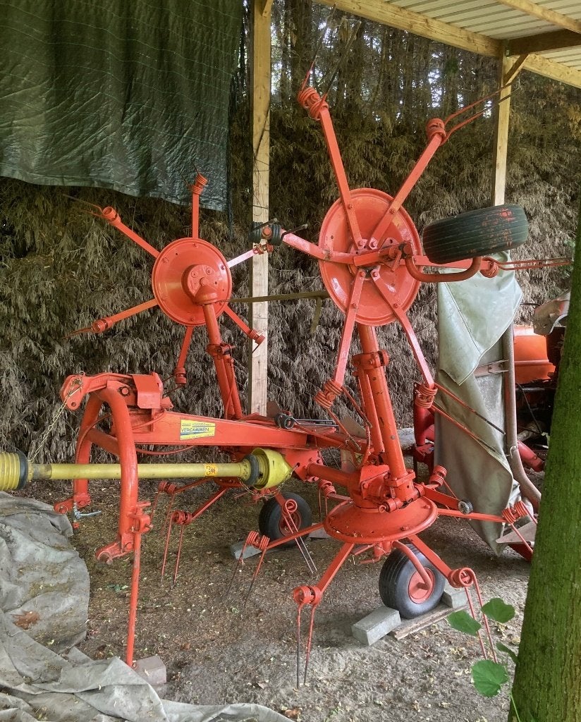 hooikeerder  en maaibalk kuhn, Zakelijke goederen, Ophalen, Akkerbouw, Oogstmachine