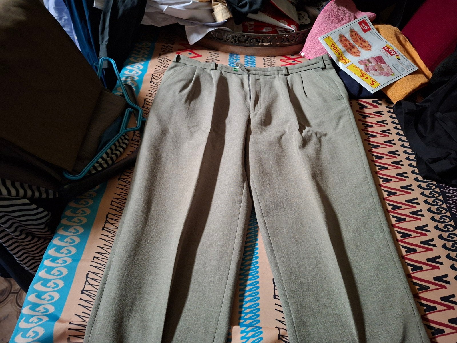 Lot de 2 pantalons classiques xl/ xxl +1 offert