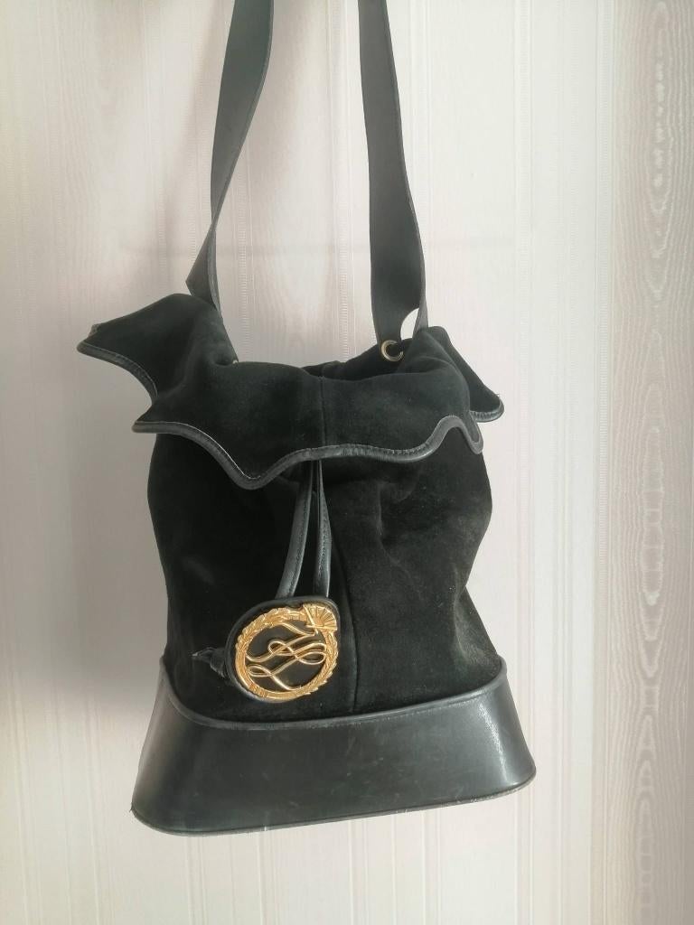 Schoudertas zwarte daim Karl Lagerveld, Handtassen en Accessoires, Zwart, Zo goed als nieuw, Leer, Ophalen
