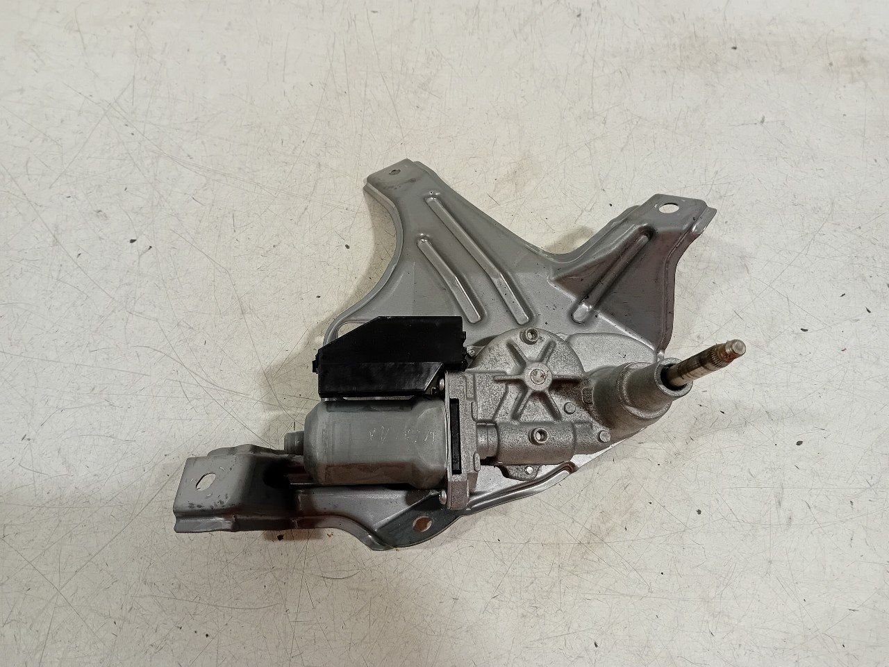 Ruitenwissermotor achter Toyota Yaris, Onderdelen@venauto.nl, Van der Ven Autorecycling B.V., Gebruikt, Ettenseweg 76, 4706 PB Roosendaal, The Netherlands