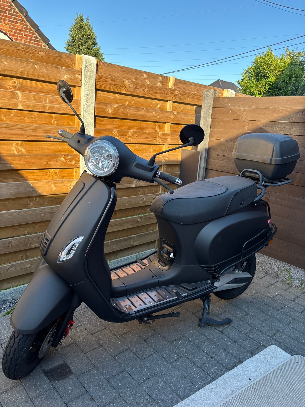 Elektrische brommer, Fietsen en Brommers, Ophalen, Zo goed als nieuw