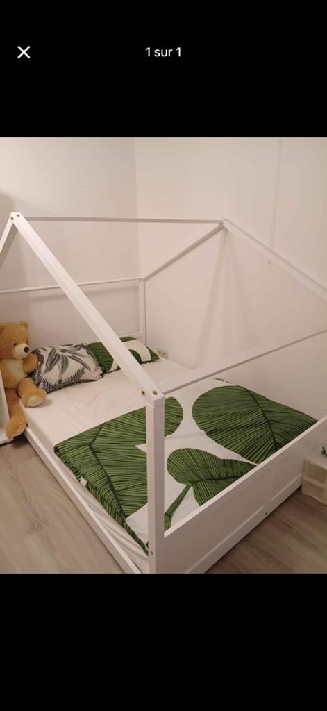 Lit cabane + matelas, Enlèvement, Comme neuf