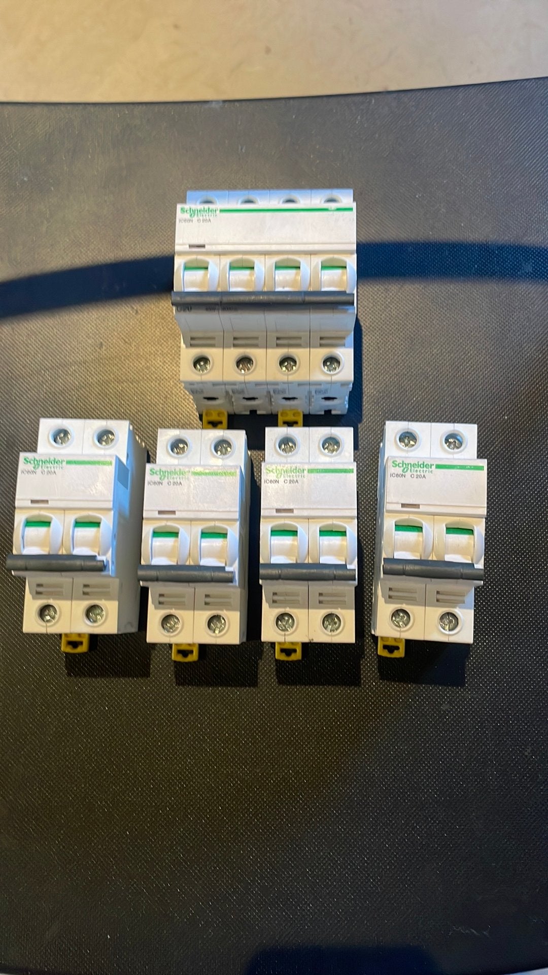 4 automaten 2p en 1 automaat 4p 20 A, Doe-het-zelf en Bouw, Ophalen of Verzenden, Zo goed als nieuw