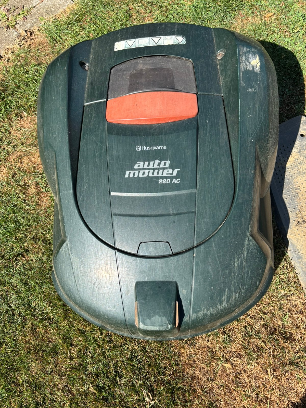 Robot tondeuse Husqvarna 220 AC, Enlèvement, Utilisé, 20 à 25 cm
