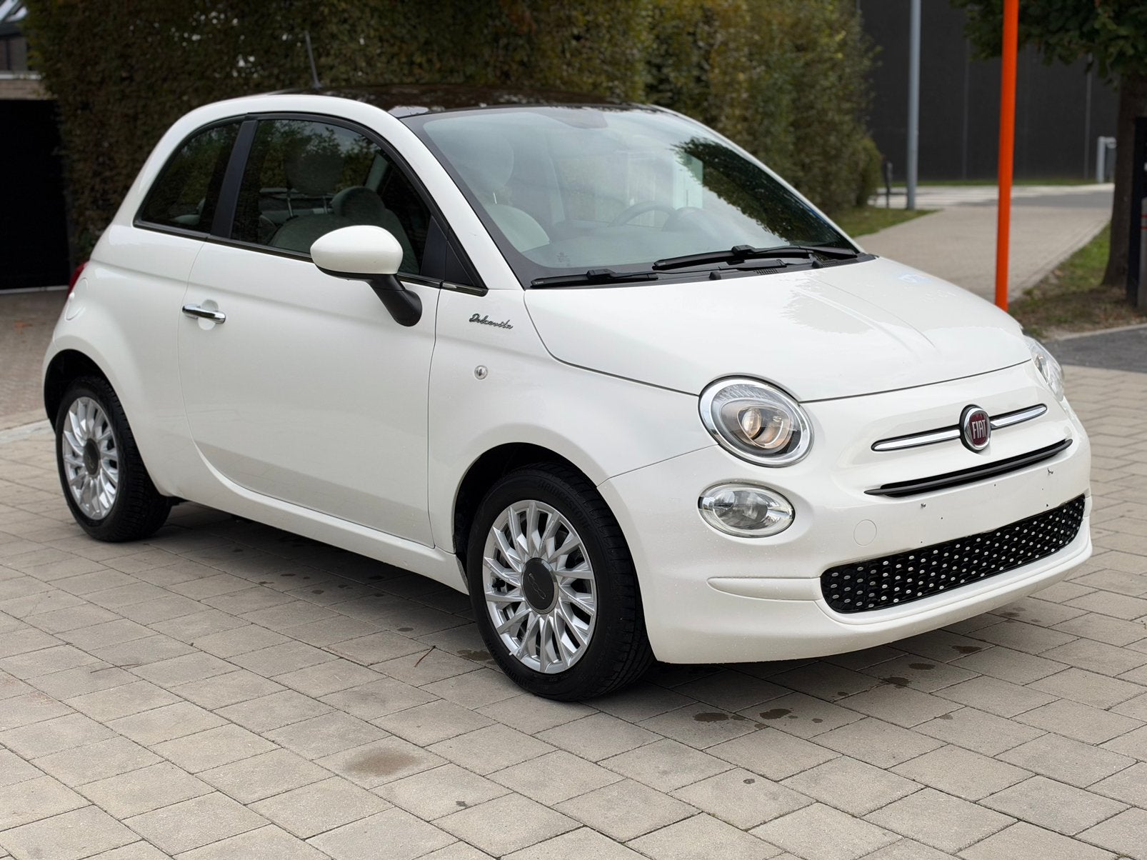 FIAT 500 HYBRIDE  / 53.000KM! / DOLCEVITA! / GEKEURD VVK!, Voorwielaandrijving, 50 kW, Euro 6, Leder en Stof