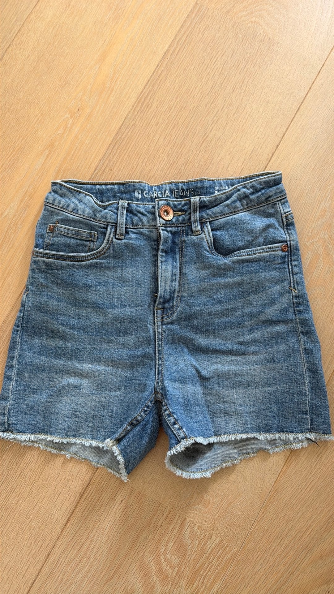 Short à volants, Enfants & Bébés, Vêtements enfant | Taille 152, Enlèvement ou Envoi, Comme neuf, Fille, Pantalon