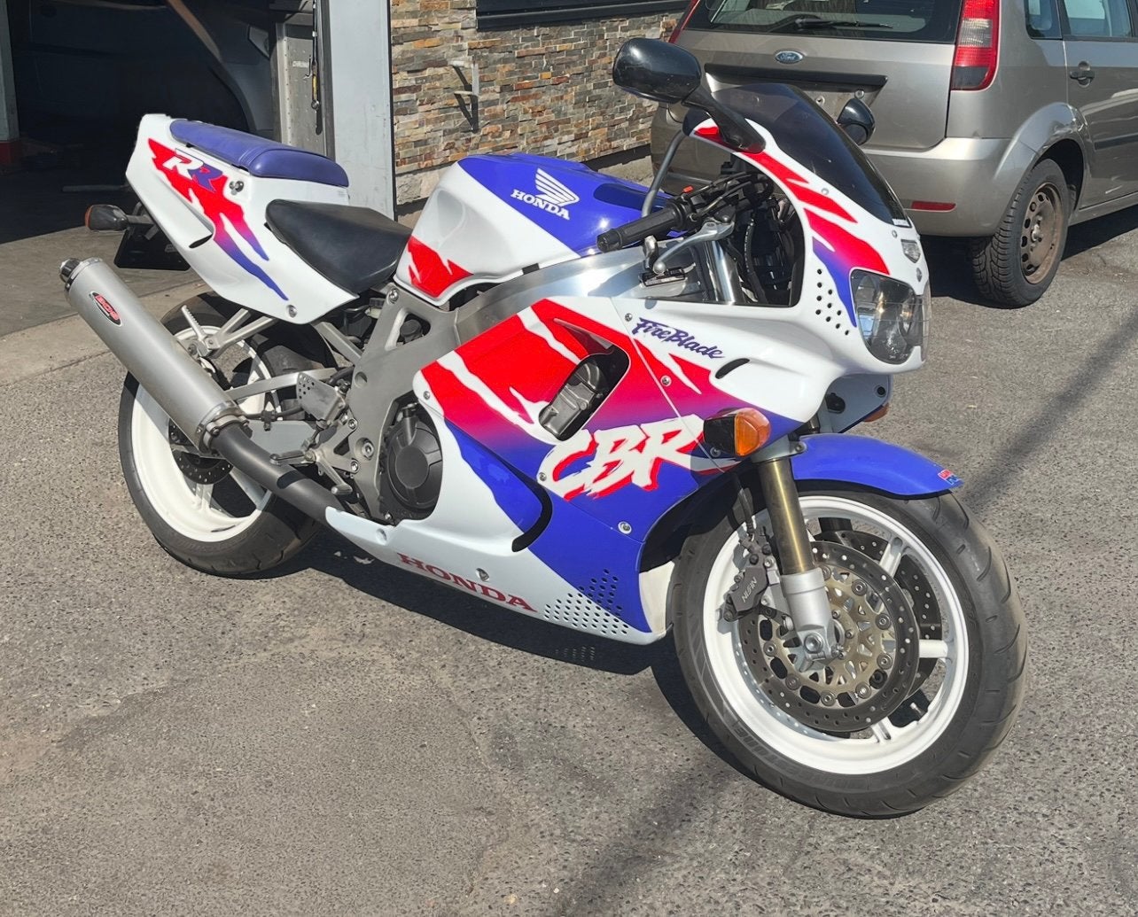 Honda CBR 900RR Fireblade SC28, Motoren, Sportuitlaat, Occasion, 4 cilinders, Motorrijbewijs A