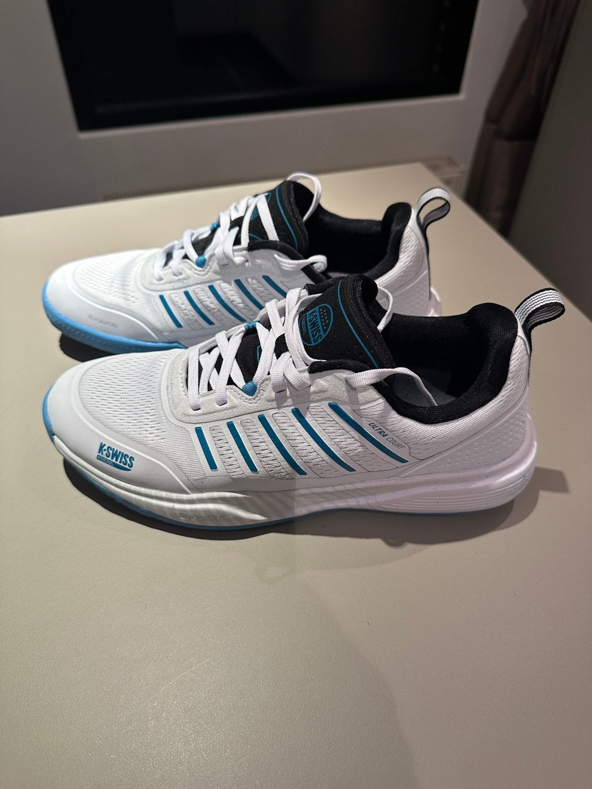 K-Swiss Ultra Court 42,5 (15 min binnen gedragen), Sport en Fitness, Padel, Ophalen, Zo goed als nieuw
