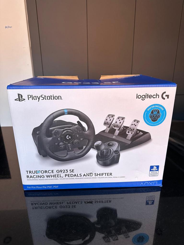 Logitech G923 TrueForce Racing Wheel (PS5/PS4), Games en Spelcomputers, Ophalen, Zo goed als nieuw
