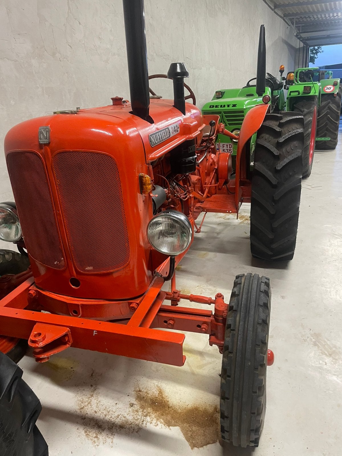 Nuffield 342–Met papieren & NIEUWE achterbanden rijd perfect, Zakelijke goederen, Landbouw | Tractoren, Ophalen